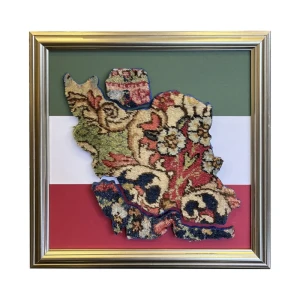تابلو فرش دستباف طرح قاب فرش نقشه ایران با زمینه پرچم کد ۲۰۱۲