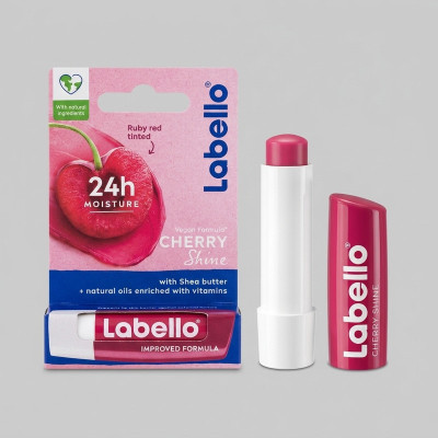 بالم لب ماتیکی لابلو مدل CHERRY-MOISTURE با عصاره گیاهی، حاوی شی باتر و ویتامین، مرطوب‌کننده 24 ساعته