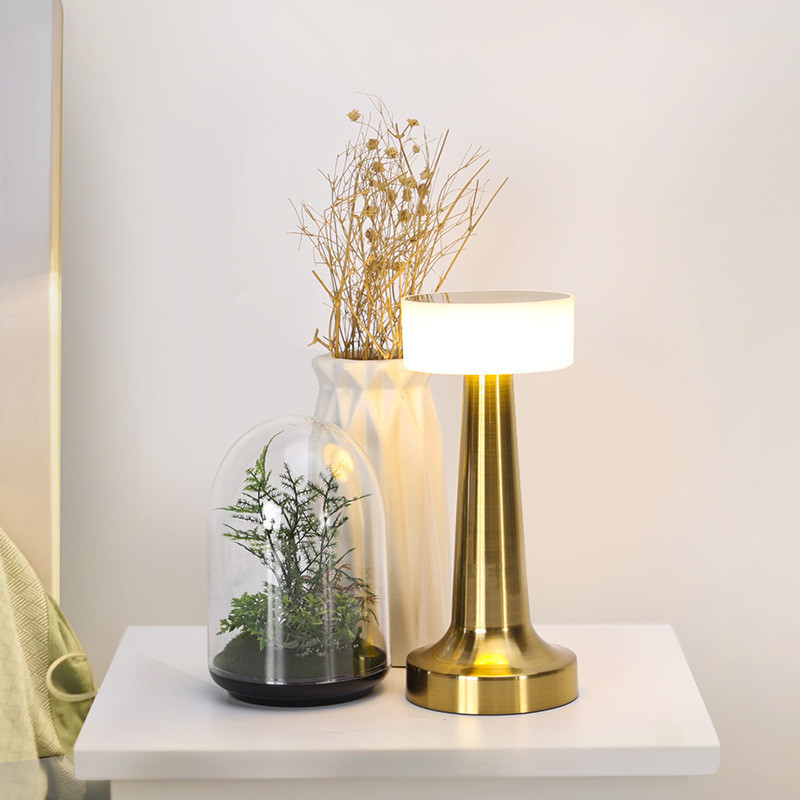 آباژور رومیزی مدل LEDdesk