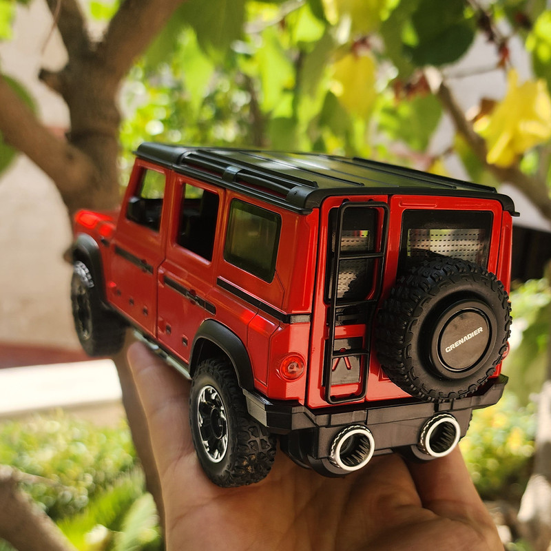 ماکت ماشین ناب سل مدل فلزی درب بازشو LAND ROVER PAJAN طرح دودزا