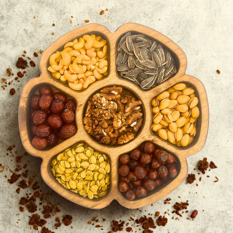 ظرف پذیرایی چوبی طرح گل مدل OD25 با 7 محفظه جداگانه، مناسب سرو آجیل و شکلات، شستشو با دست، ابعاد 28×28×3 سانتی‌متر