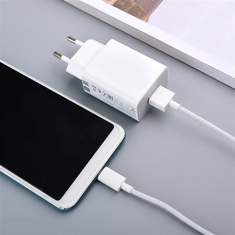 شارژر دیواری  کد 33 به همراه کابل تبدیل USB-C