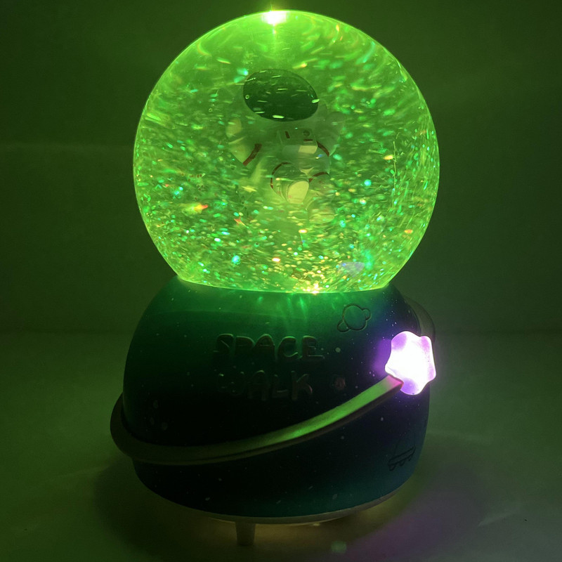 گوی موزیکال مدل آدم فضایی طرح SPACE WALK کد A401