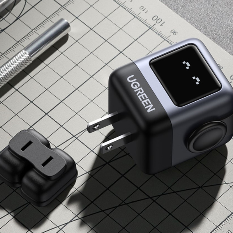 شارژر دیواری 30 وات یوگرین مدل Robot Nexode RG PD GaN Fast Charger به همراه کابل USB-C