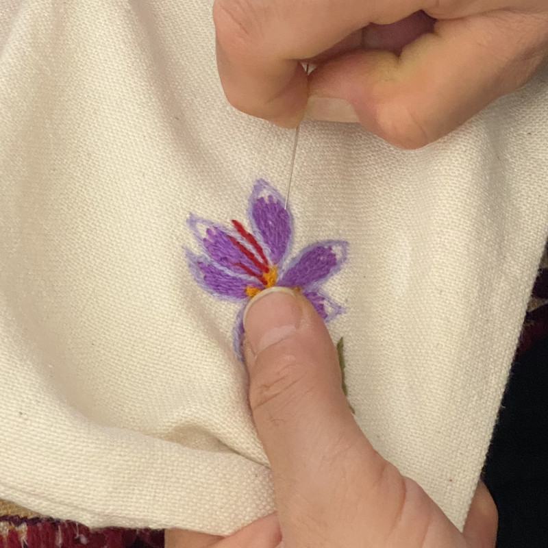 کاور کوسن سنتی مدل گل زعفران