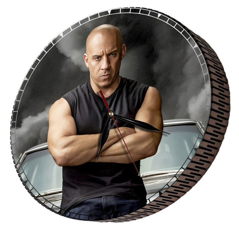 ساعت دیواری مدل وین دیزل