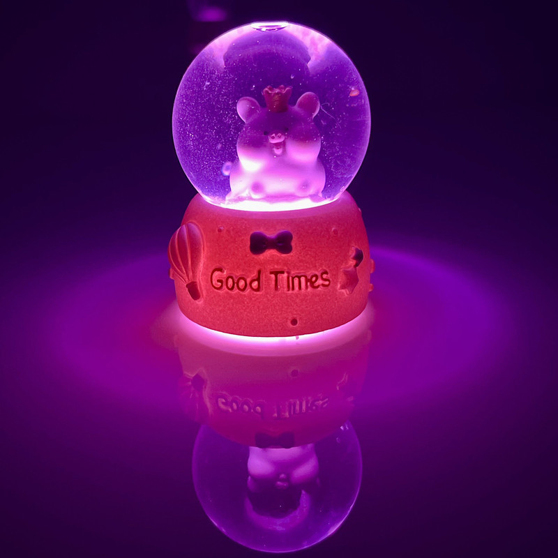 گوی چراغ‌دار مدل  Good Times طرح بچه خوک تاج به سر کد B1623.15