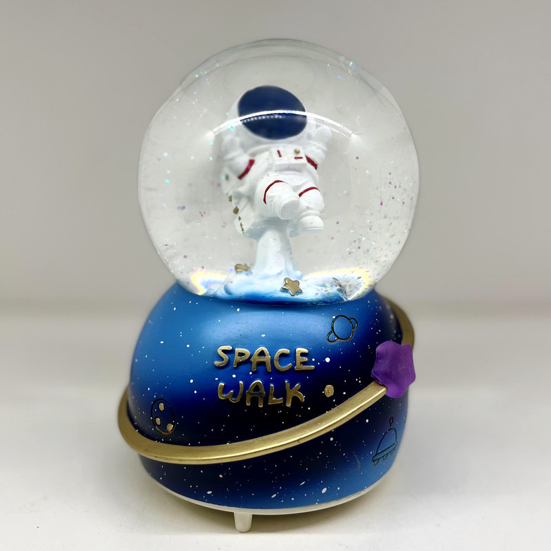 گوی موزیکال مدل آدم فضایی طرح SPACE WALK کد A401