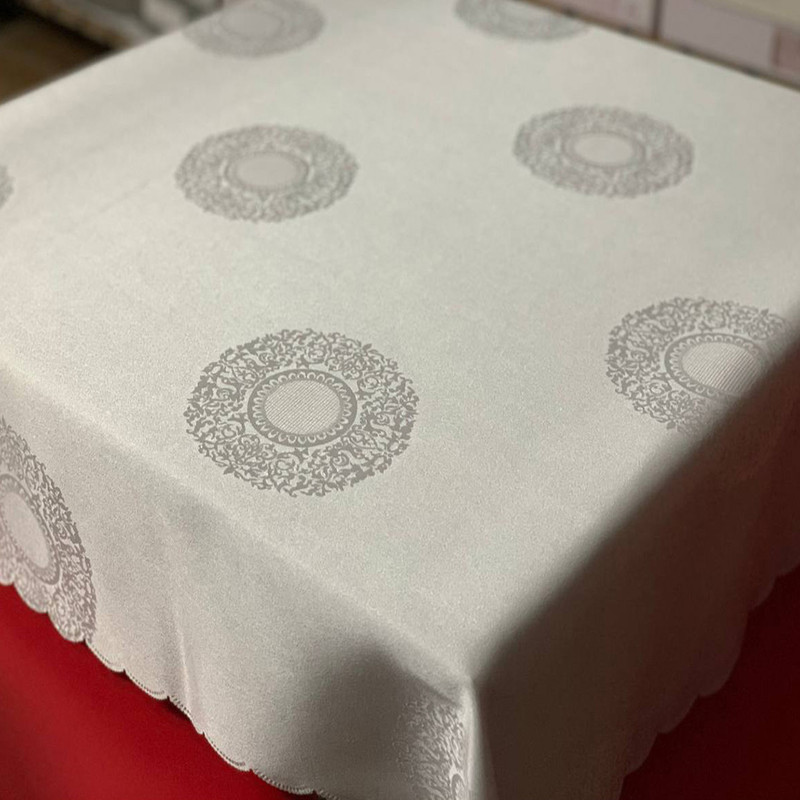 رومیزی رزین تاژ مدل رمانس سایز 150x150 سانتی‌متر