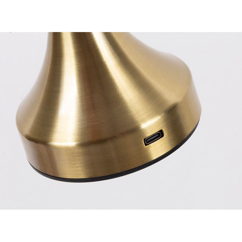 چراغ رومیزی مدل شارژی A02