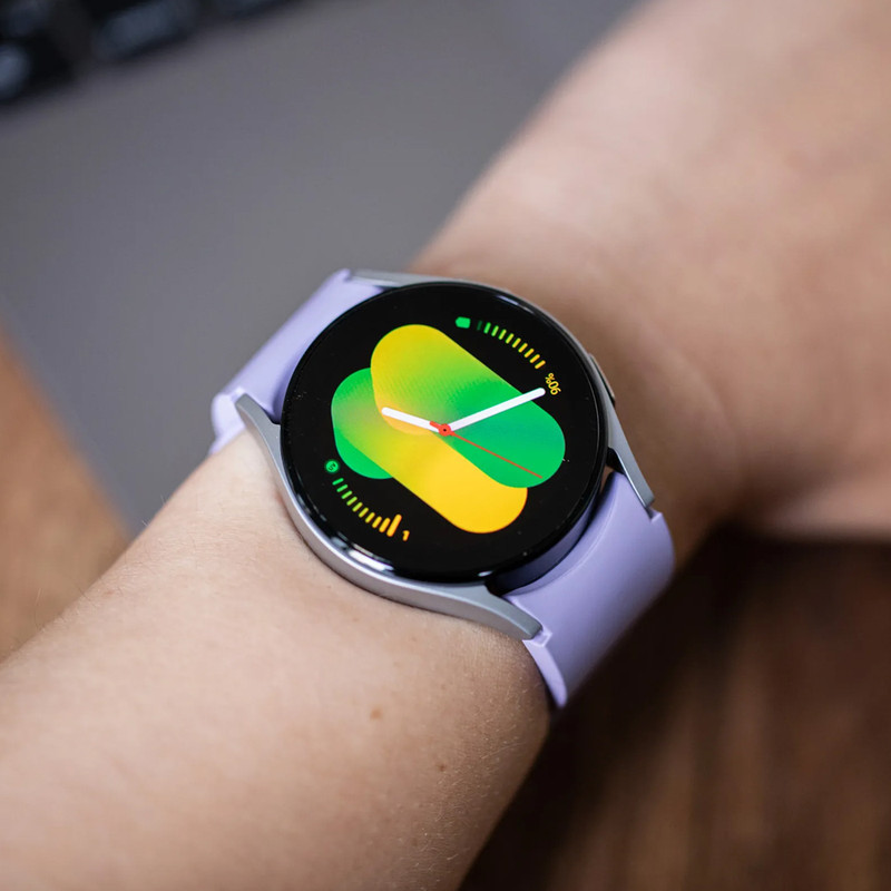 ساعت هوشمند 40 میلی‎متری سامسونگ مدل Galaxy Watch 5 با بند سیلیکونی