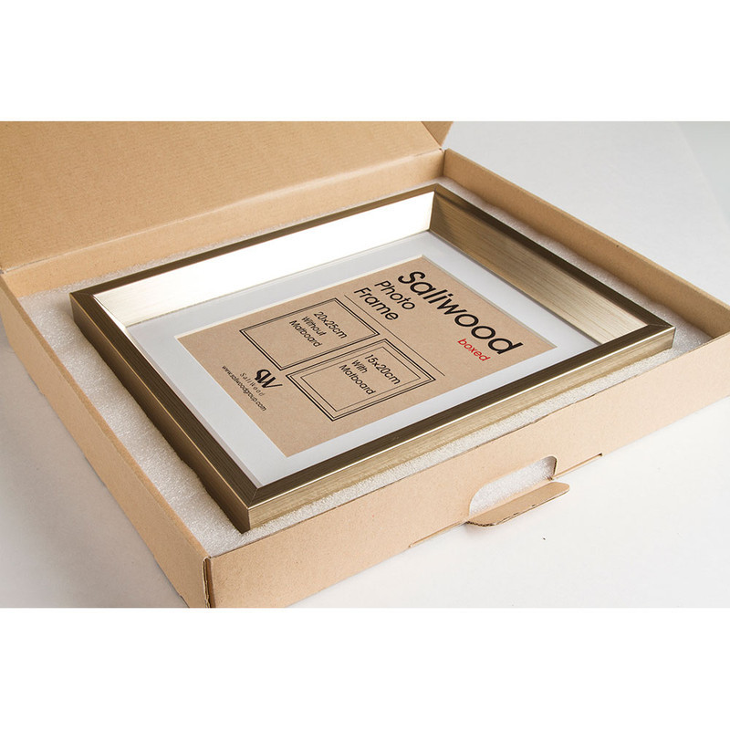 قاب عکس سالی وود مدل ۲۰۸  کد FPBEG-33B-2025-101 سایز 20×25 سانتی متر
