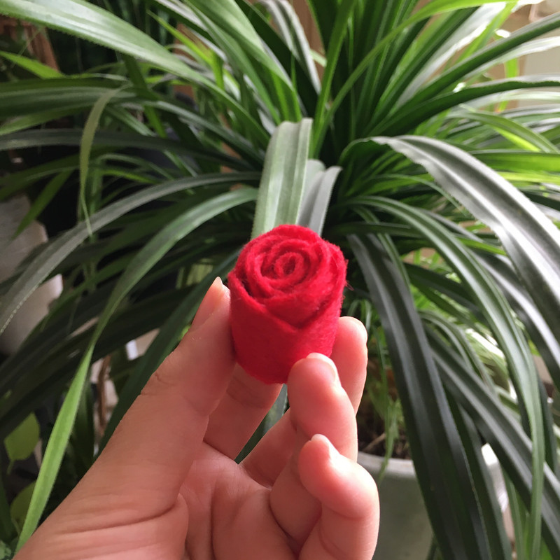 باکس گل مصنوعی مدل حرف N