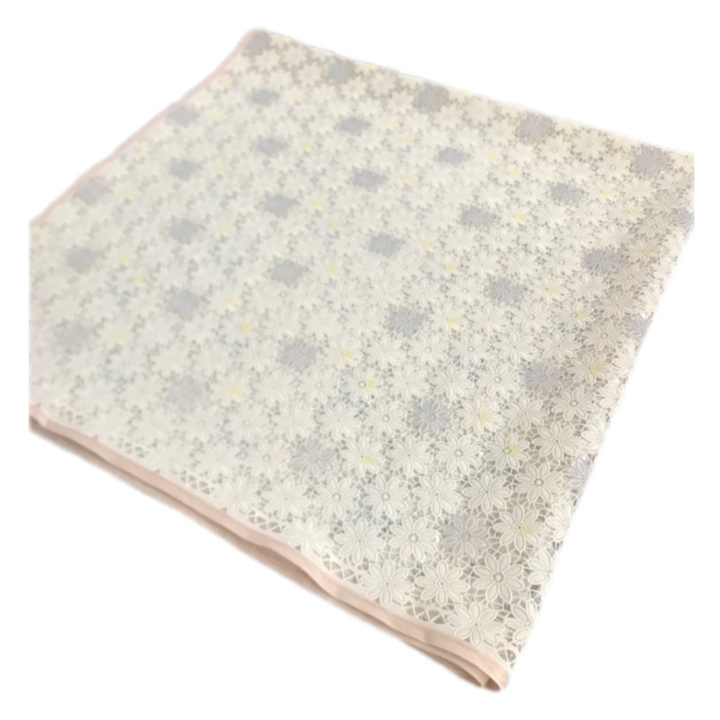 سفره 6 نفره مدل رویال طرح گیپور کد 06 سایز 150×100 سانتی متر