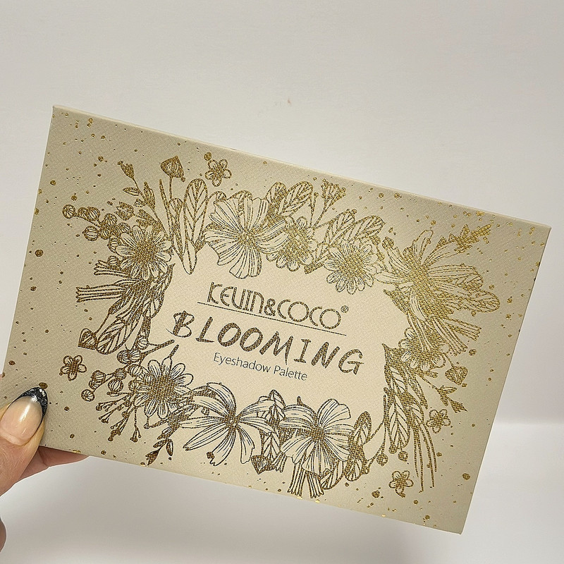 ‌پالت سایه چشم کوین اند کوکو مدل blooming شماره 04