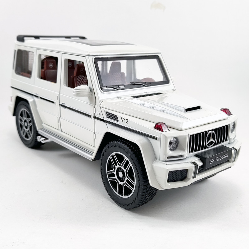ماشین بازی سواری مدل بنز G class مقیاس 1:24 فلزی با طراحی الهام‌گرفته از نمونه واقعی و چهار چرخ