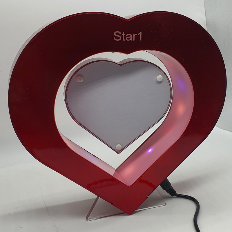 قاب عکس استاروان مدل lOVE