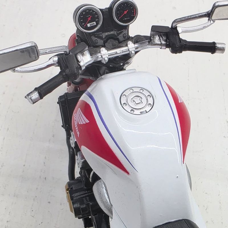 ماکت موتور ناب سل مدل هوندا سی بی HONDA CB1300SF  AUTOMAXX به همراه جاسوییچی NAAB003