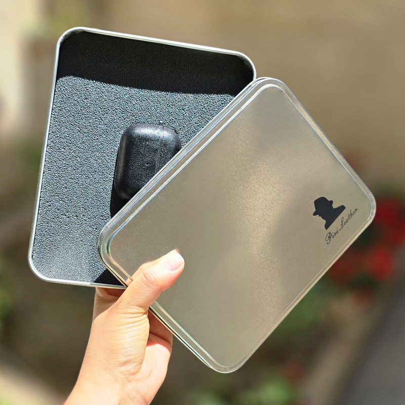 کاور صنایع چرم پیری مدل PL00 مناسب برای کیس اپل AirPods Pro 3 به همراه آویز