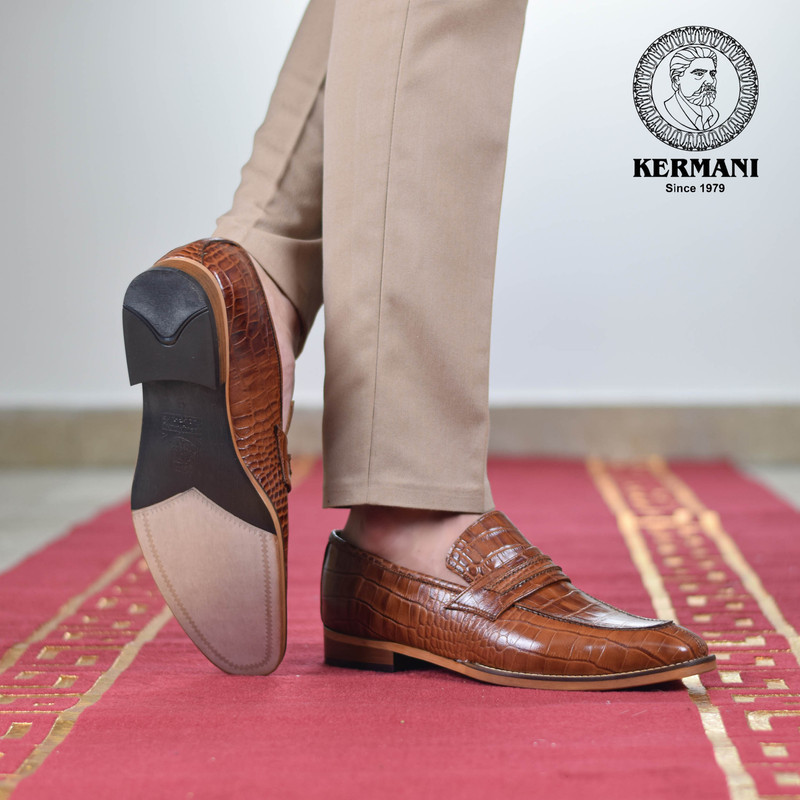کفش مردانه کرمانی مدل چرم دستدوز طبیعی کروکو کد 1064