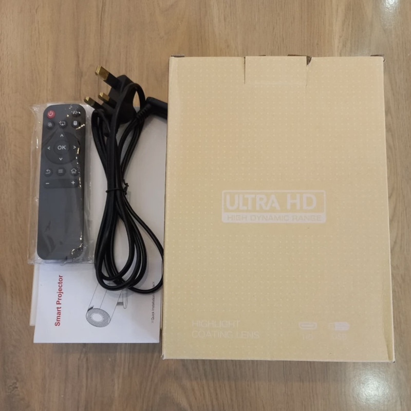 ویدئو پروژکتور آیریور مدل HY300 با رزولوشن 1280x720 تصویر 4K
