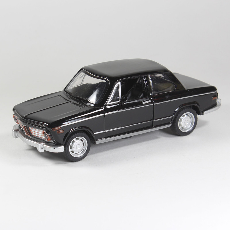 ماشین بازی مدل BMW 2002 کد 0098