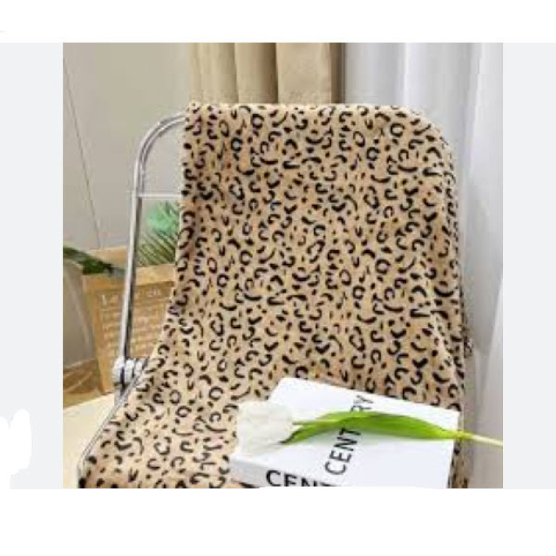 حوله استخری ویراگیتا مدل پلنگی سایز 70x140 سانتی متر