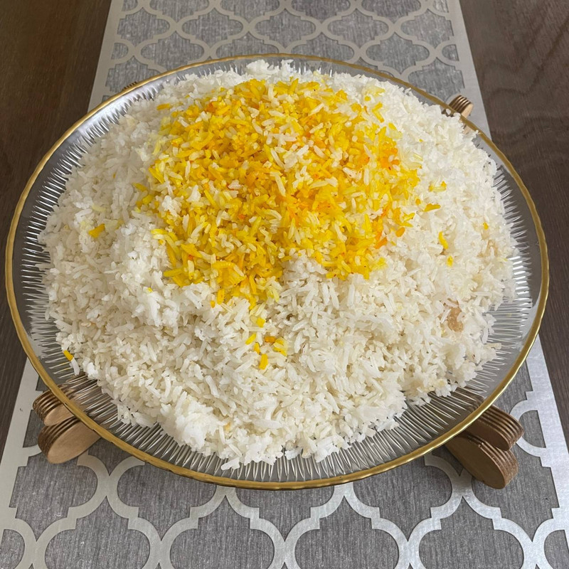 دیس برنج پایه‌دار شیشه‌ای مدل سولو لب طلا 32×32 سانتی‌متر مقاوم در شست‌وشوی دست و ماشین ظرفشویی با پایه چوبی