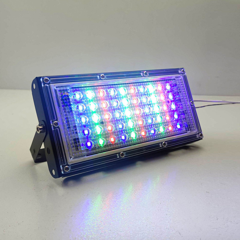 پروژکتور 50 وات نوراک مدل RGB چند رنگ ریموات دار