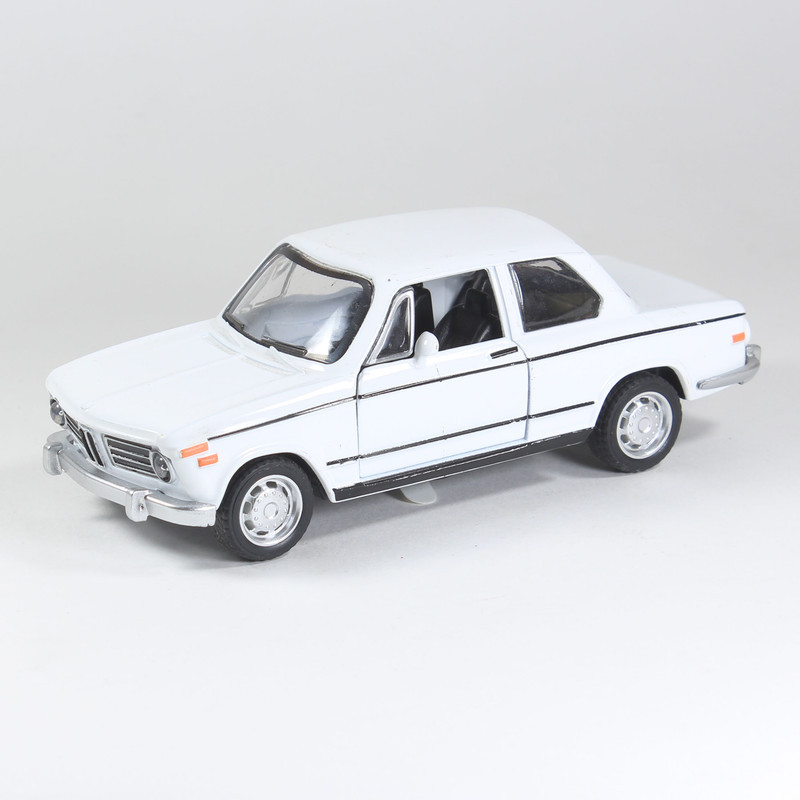 ماشین بازی مدل BMW 2002 کد 0098