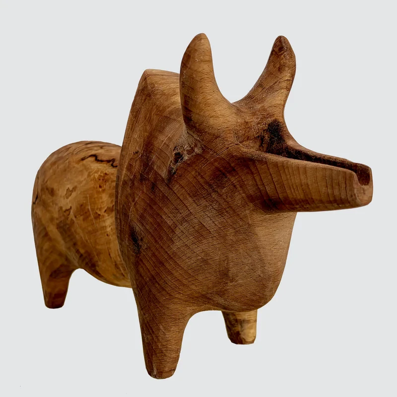 مجسمه مدل گاو چوبی