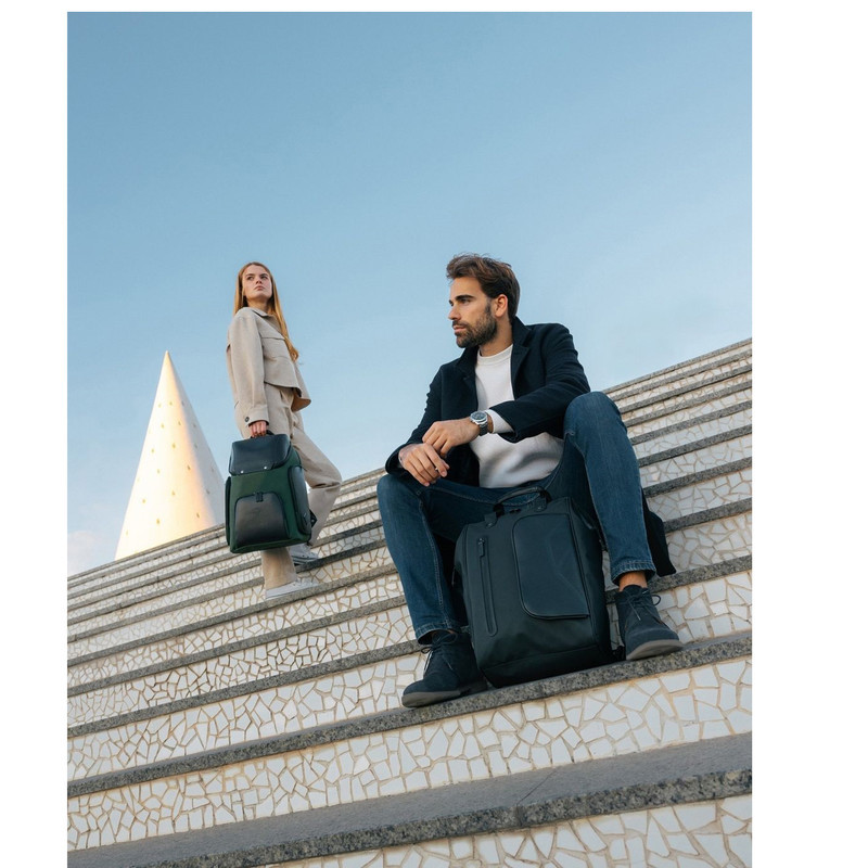 کوله پشتی لپ تاپ دلسی مدل PEUGEOT کد 1006600 مناسب برای لپ تاپ تا 15.6 اینچی
