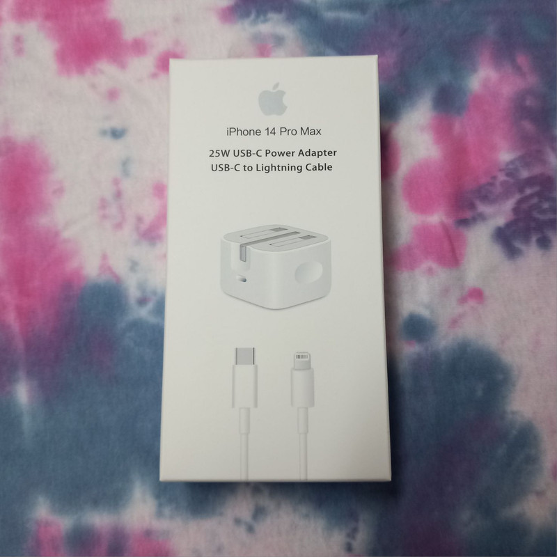 شارژر دیواری  25  وات مدل IPHONE 14 pro MAX به همراه  کابل لایتنینگ
