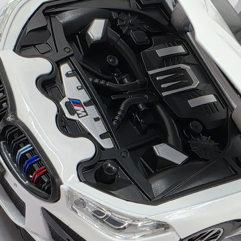 ماکت ماشین ناب سل مدل بی ام و فلزی چراغدار موزیکال BMW M8 MANHART به همراه جاسوییچی