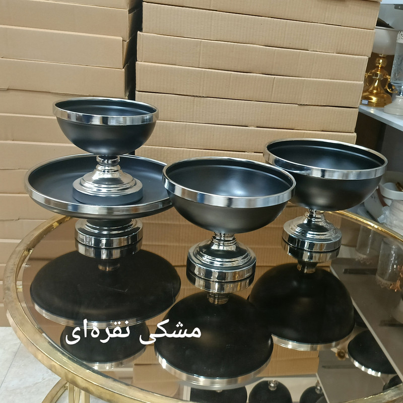 سرویس پذیرایی فلزی پایه‌دار مدل دایره‌ای، مجموعه 4 عددی شامل میوه‌خوری، شیرینی‌خوری، آجیل‌خوری و شکلات‌خوری، مناسب شستشو با دست