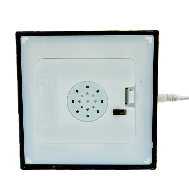 گوی موزیکال مدل پمپی مجسمه چرخشی طرح فانوس بابانوئل کریسمس کد P4191