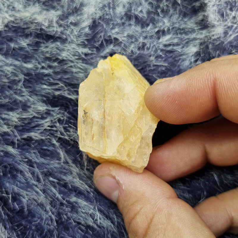 سنگ راف کوارتز مدل منشور کریستالی طبیعی کدK99001
