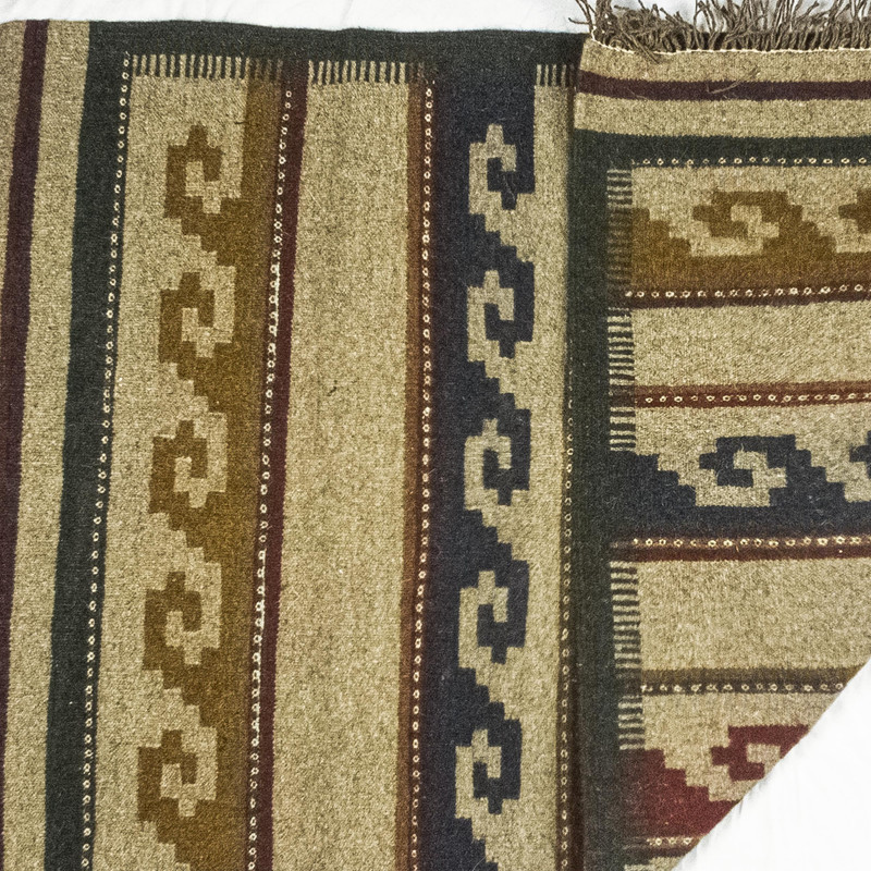 گلیم دستبافت یک و نیم متر مدل شیراز کد 142234 زمینه الوان