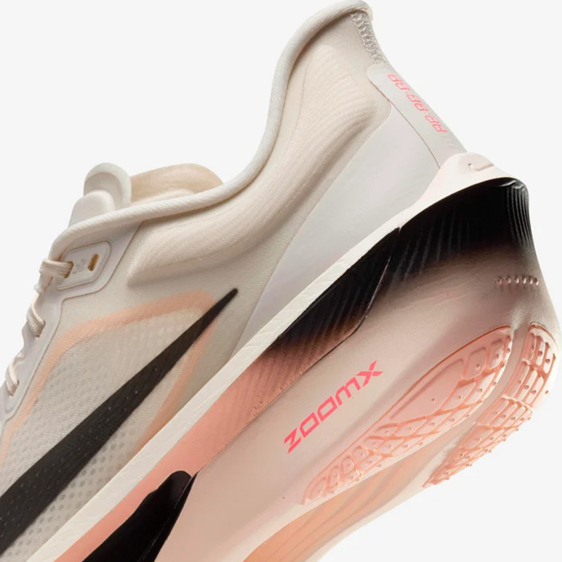 کفش رانینگ مردانه نایکی مدل Zoom Fly 6 . FN8454-102
