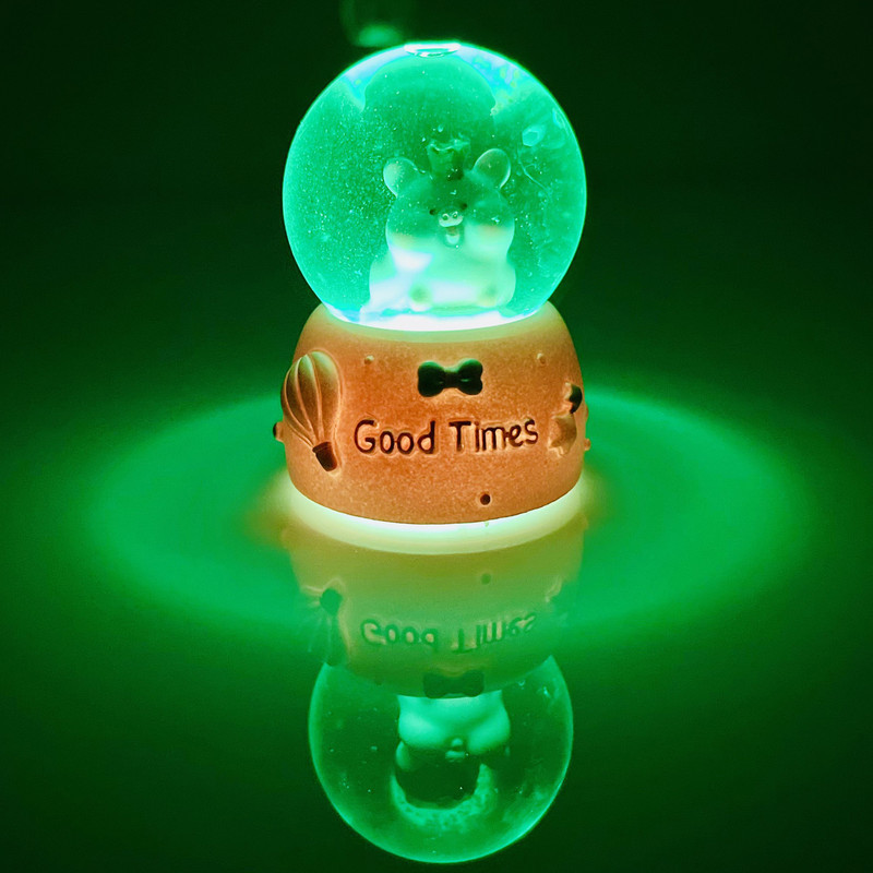 گوی چراغ‌دار مدل  Good Times طرح بچه خوک تاج به سر کد A1623.15