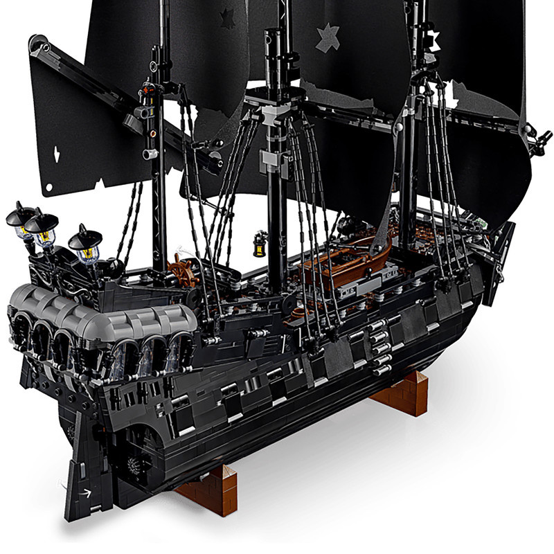 لگو 2862 تکه سری Icons مدل Captain Jack Sparrow's Pirate Ship کد 10365