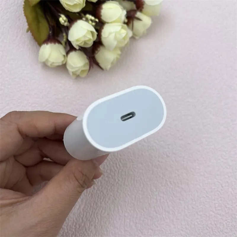 شارژر دیواری 20 وات مدل A2347 به همراه کابل USB-C
