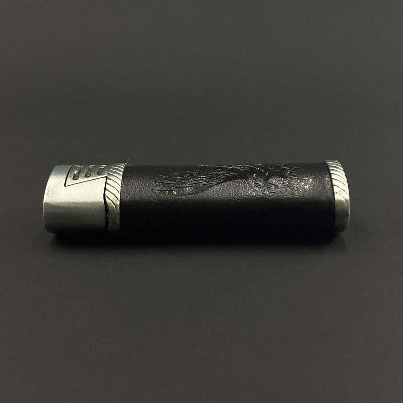 فندک مدل سنگی چرمی طرح عقاب کد DKD-1517
