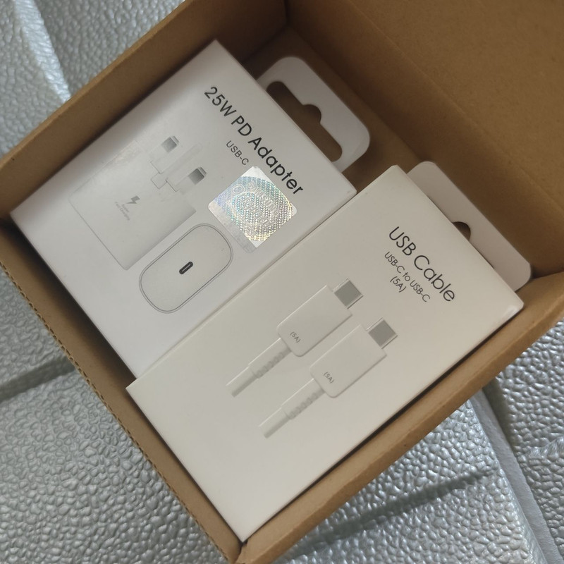 شارژر دیواری 25 وات مدل EP-TA800NWEGGB MV-25W به همراه کابل USB-C