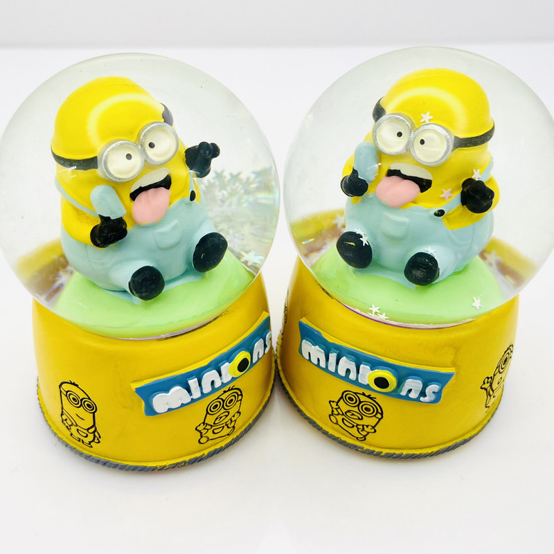 گوی چراغ‌دار مدل minions طرح مینیون بازیگوش کد D63788