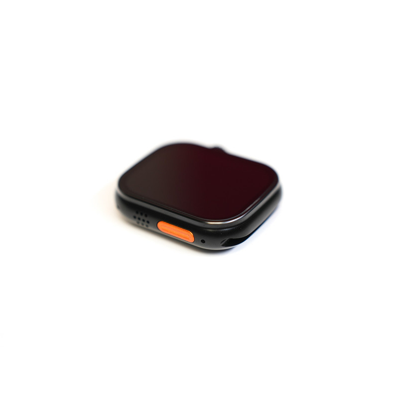 ساعت هوشمند کیکویر مدل KW22 Ultra 2 دارای قابلیت های کنترل موسیقی (Music Player)، کنترل سطح اکسیژن خون، قابلیت مکالمه مستقیم، قابلیت مکالمه از طریق بلوتوث، پشتیبانی از زبان فارسی در منو و سیستم‌عامل، قابلیت تغییر طرح ساعت یا تم، ضد آب بند سیلیکون