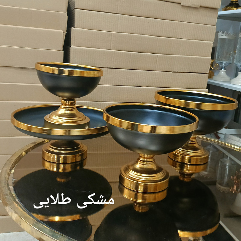 سرویس پذیرایی فلزی پایه‌دار مدل دایره‌ای، مجموعه 4 عددی شامل میوه‌خوری، شیرینی‌خوری، آجیل‌خوری و شکلات‌خوری، مناسب شستشو با دست