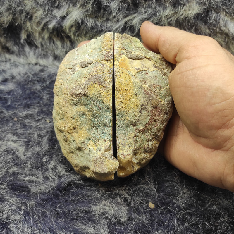 سنگ راف آمیتیست مدل کریستالی کد  A7402