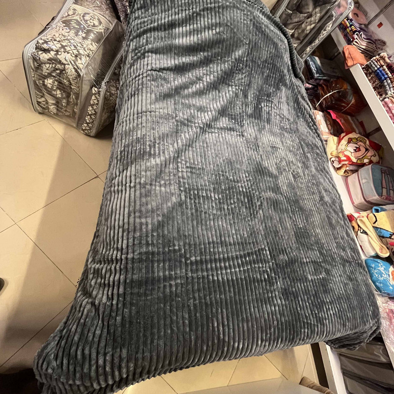پتو مسافرتی مدل پلیسه کد p1 سایز 160x220 سانتی متر