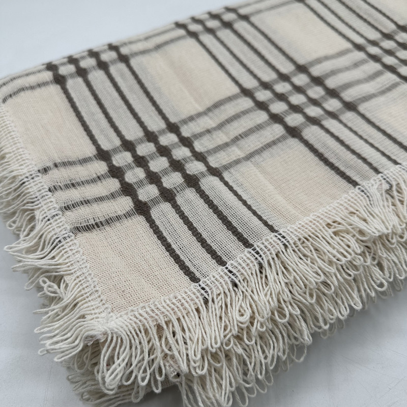 شال مبل و تخت مدل چهارخانه ای سایز 220x190 سانتی متر